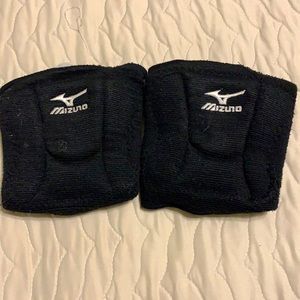 Mizuno volleyball pads black size L